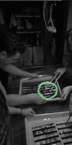 Fotograma 3 de la tira: el trabajo en el laboratorio